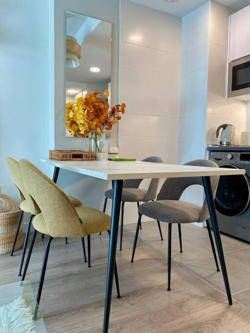 Nuevo Moderno Apartamento De Lujo Sevilla Bagian luar foto