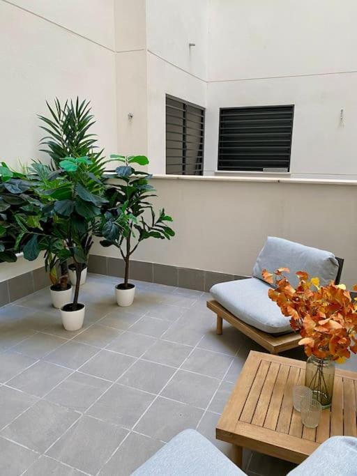 Nuevo Moderno Apartamento De Lujo Sevilla Bagian luar foto